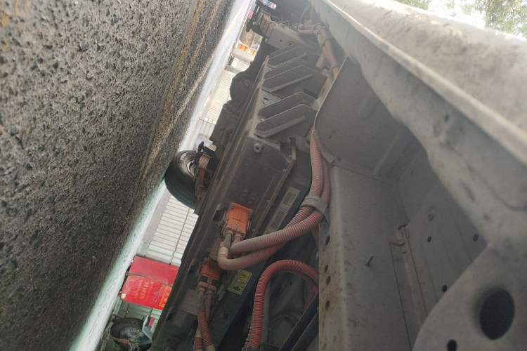 Used King Long Longyao 6 2022 Innovative Hang 38.64 kWh Van Series Chassis Front Right