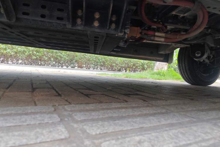 Used King Long Longyao 6 2022 Innovative Hang 38.64 kWh Van Series Chassis Front Right