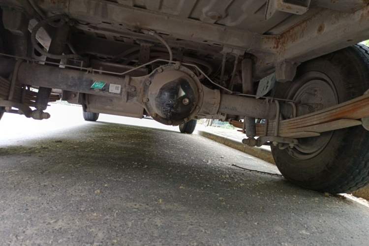 Used King Long Longyao 6 2022 Van Series CATL 41.86 kWh Chassis Rear