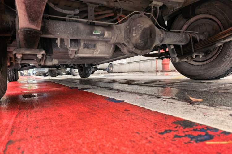 Used King Long Longyao 6 2022 Van Series with CATL 38.64 kWh Power Battery Chassis Rear Left