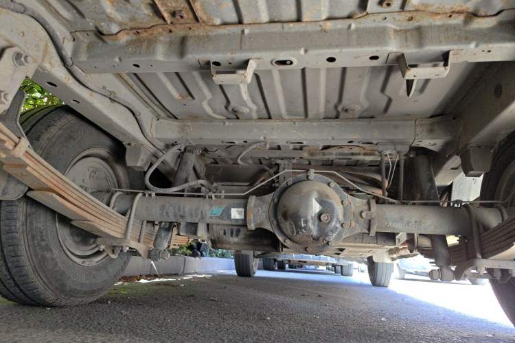 Used King Long Longyao 6 2022 Van Series CATL 41.86 kWh Chassis Rear