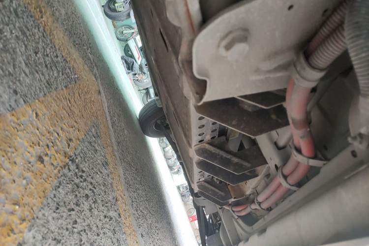 Used King Long Longyao 6 2022 Innovative Hang 38.64 kWh Van Series Chassis Rear Right