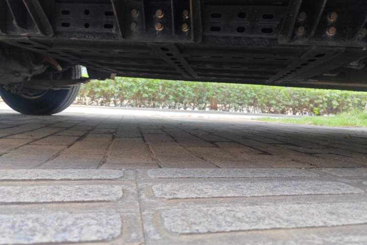 Used King Long Longyao 6 2022 Innovative Hang 38.64 kWh Van Series Chassis Rear Right