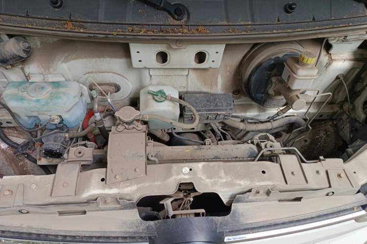 Used King Long Longyao 6 2022 Van Series CATL 41.86 kWh Engine Bay
