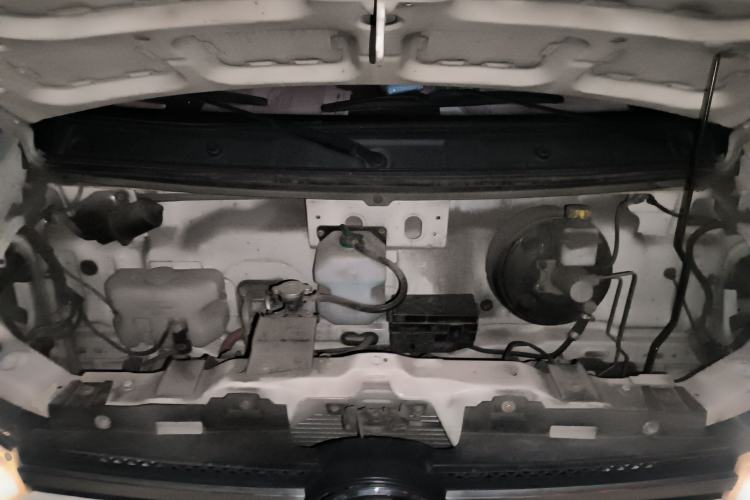 Used King Long Longyao 6 2022 Innovative Hang 38.64 kWh Van Series Engine Bay