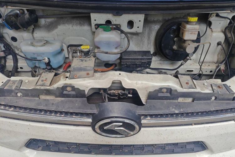 Used King Long Longyao 6 2022 Innovative Hang 38.64 kWh Van Series Engine Bay