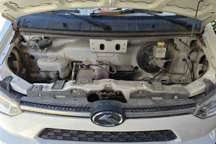 Used King Long Longyao 6 2022 Van Series CATL 41.86 kWh Engine Bay