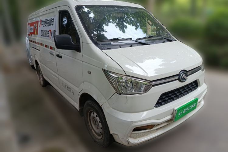 Used King Long Longyao 6 2022 Van Series CATL 41.86 kWh Front Right 45 Deg