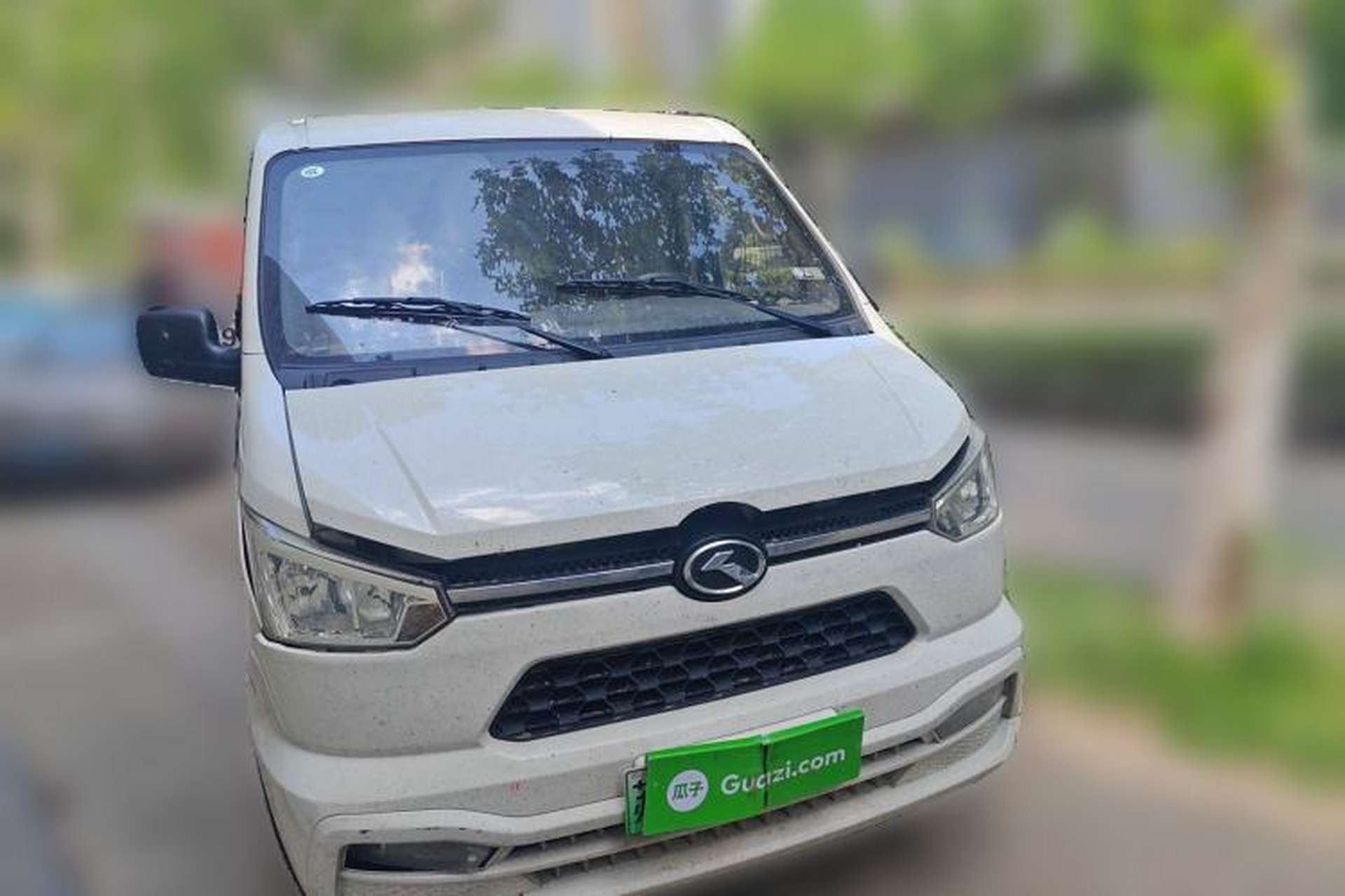 Used King Long Longyao 6 2022 Innovative Hang 38.64 kWh Van Series Front Right 45 Deg