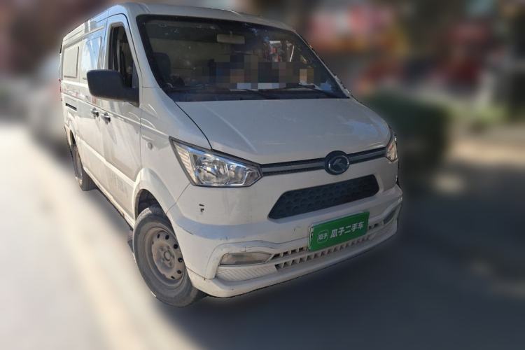 Used King Long Longyao 6 2022 Van Series CATL 41.86 kWh Front Right 45 Deg