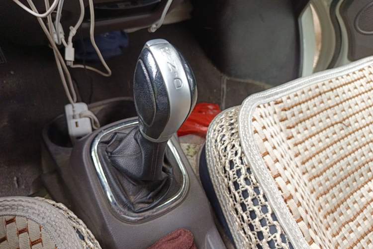 Used King Long Longyao 6 2022 Van Series CATL 41.86 kWh Gear Lever