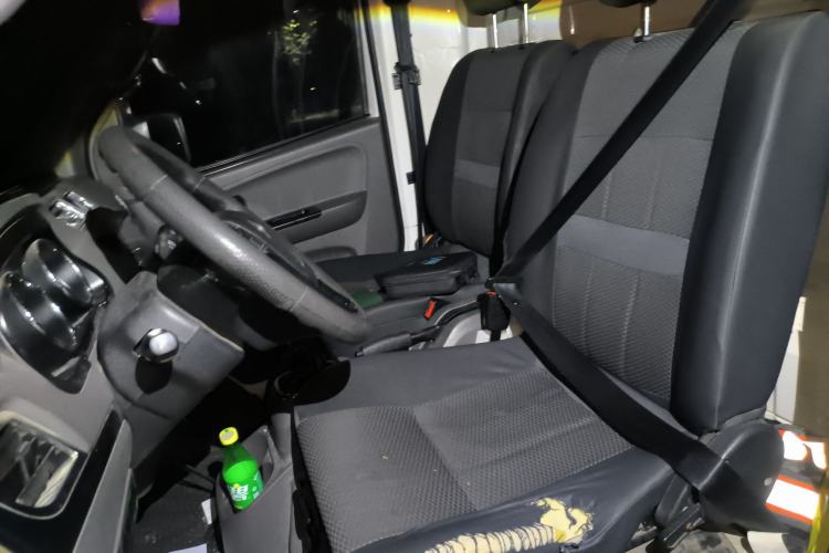 Used King Long Longyao 6 2022 Innovative Hang 38.64 kWh Van Series Left Front Seat