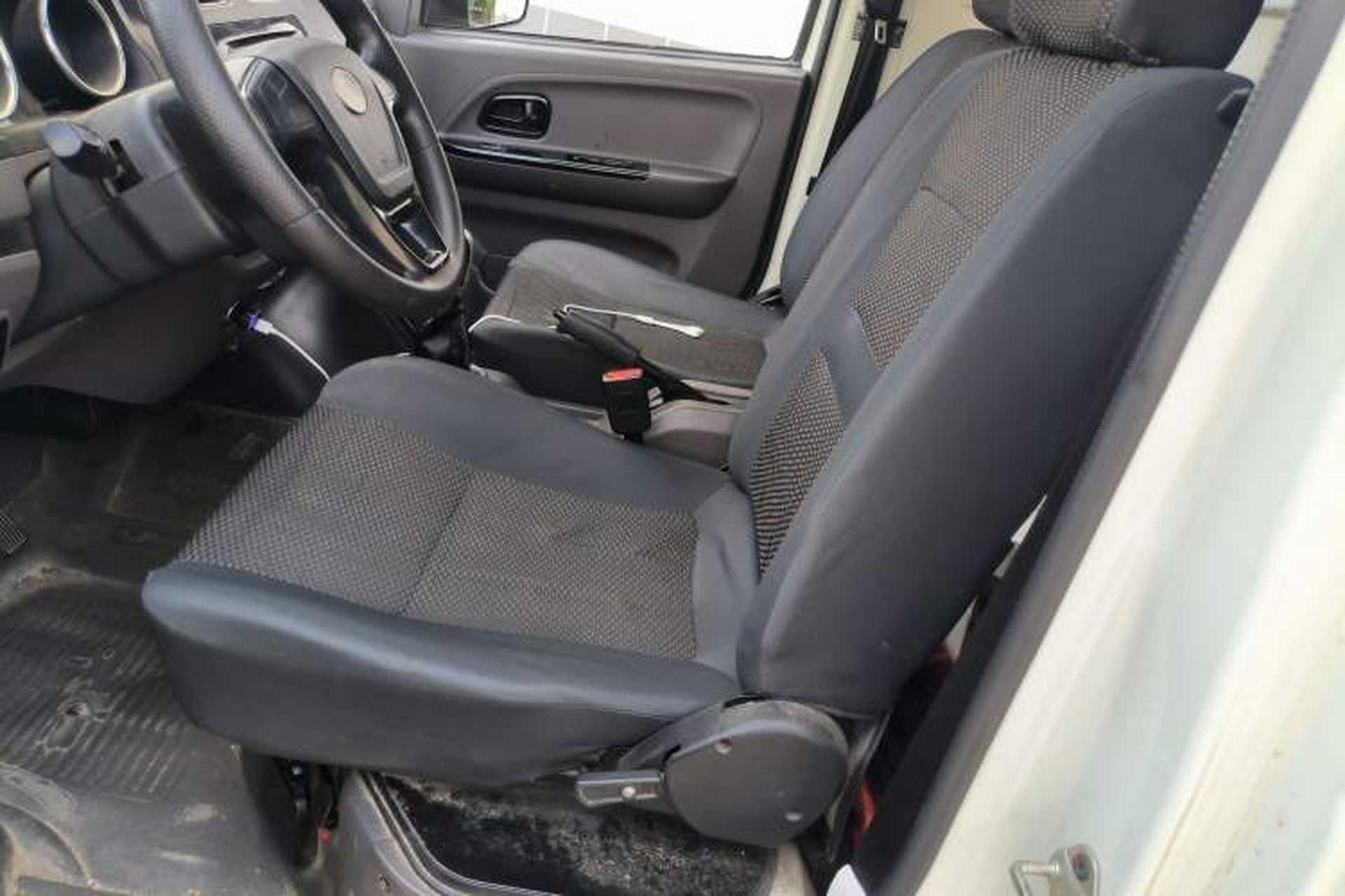 Used King Long Longyao 6 2022 Innovative Hang 38.64 kWh Van Series Left Front Seat