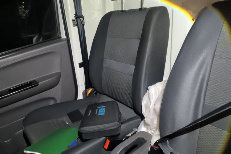 Used King Long Longyao 6 2022 Innovative Hang 38.64 kWh Van Series Left Rear Seat