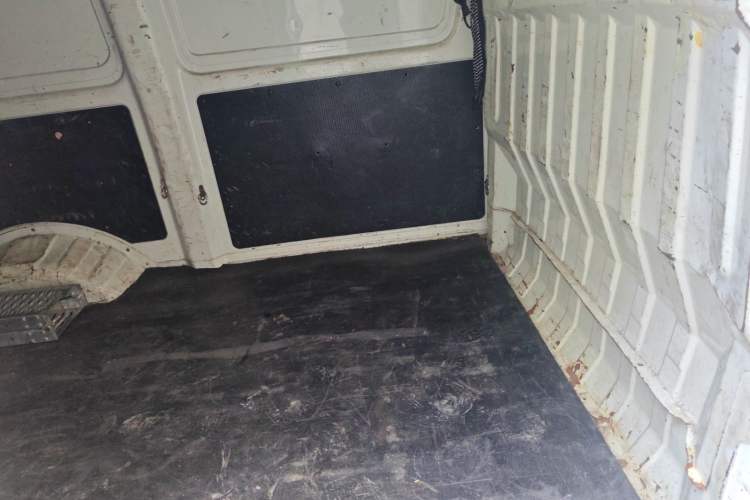 Used King Long Longyao 6 2022 Innovative Hang 38.64 kWh Van Series Left Rear Seat