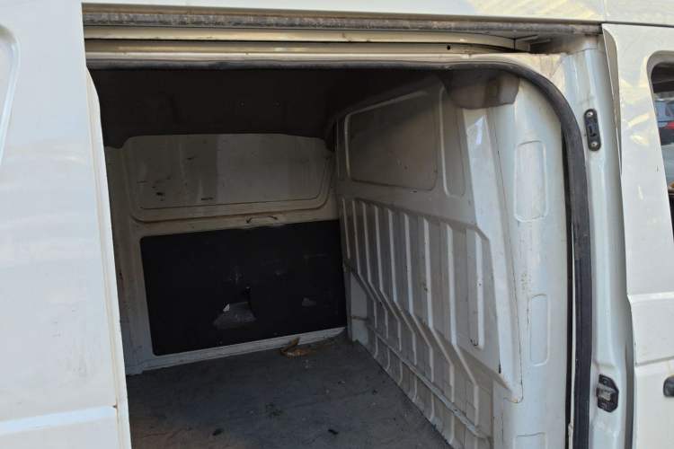 Used King Long Longyao 6 2022 Van Series CATL 41.86 kWh Left Rear Seat