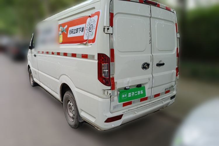 Used King Long Longyao 6 2022 Van Series CATL 41.86 kWh Rear Left 45 Deg