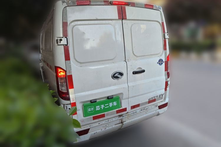 Used King Long Longyao 6 2022 Van Series CATL 41.86 kWh Rear Left 45 Deg