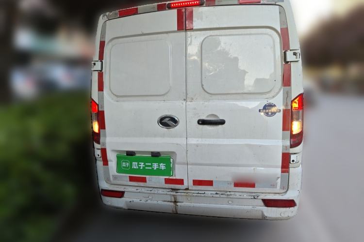 Used King Long Longyao 6 2022 Van Series CATL 41.86 kWh Rear