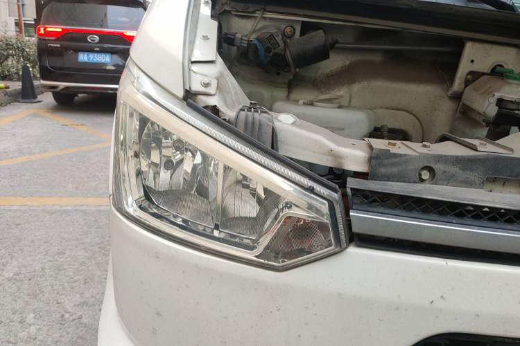 Used King Long Longyao 6 2022 Innovative Hang 38.64 kWh Van Series Right Front Headlight