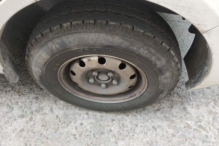 Used King Long Longyao 6 2022 Innovative Hang 38.64 kWh Van Series Right Front Wheel Hub