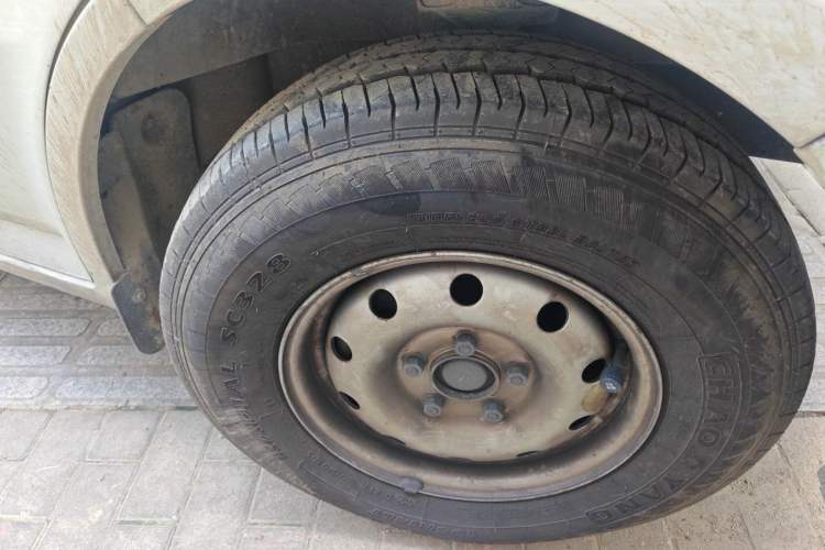 Used King Long Longyao 6 2022 Innovative Hang 38.64 kWh Van Series Right Front Wheel Hub