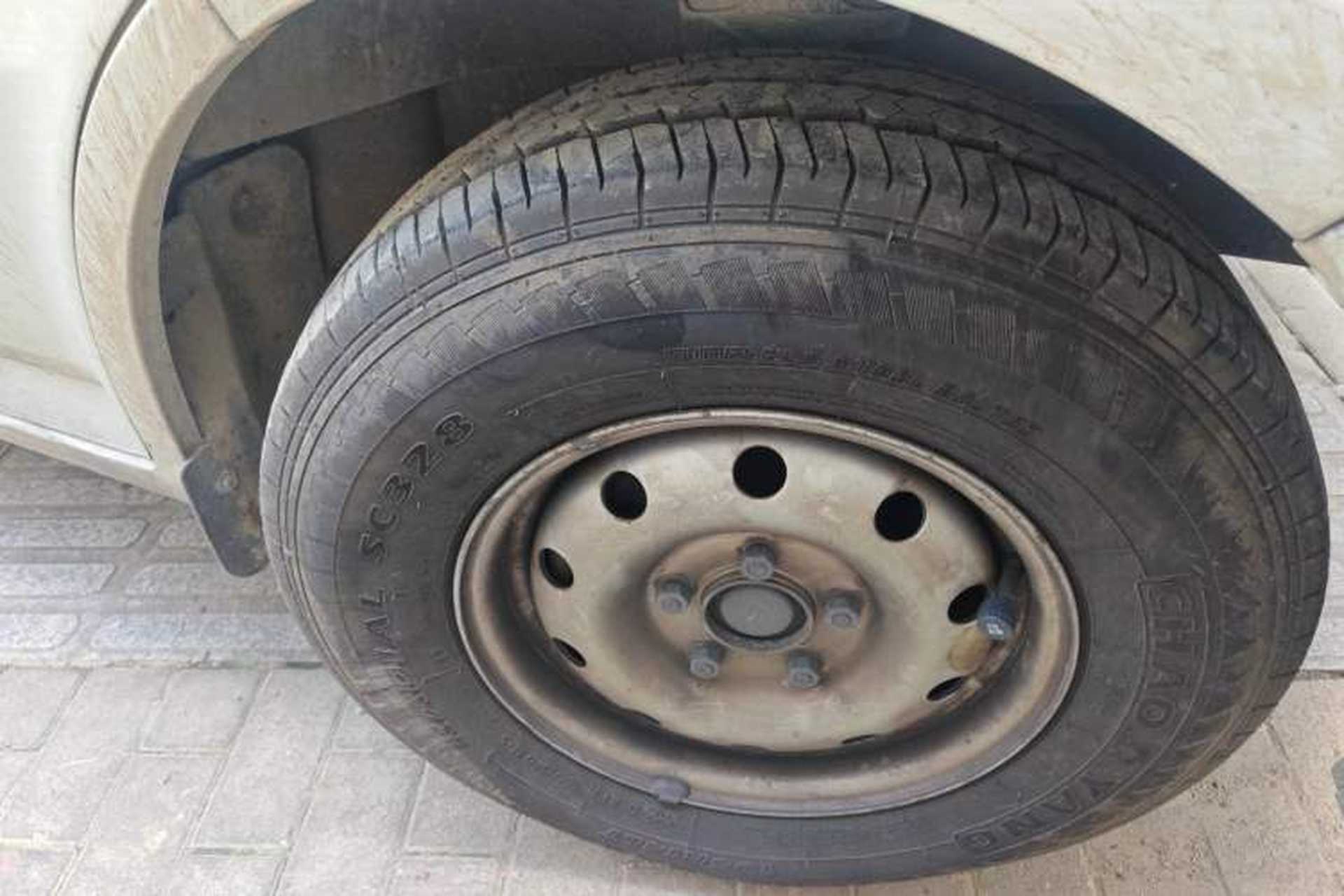 Used King Long Longyao 6 2022 Innovative Hang 38.64 kWh Van Series Right Front Wheel Hub