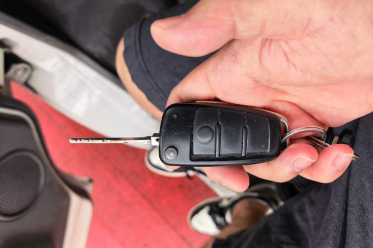 Used King Long Longyao 6 2022 Van Series with CATL 38.64 kWh Power Battery Vehicle Key