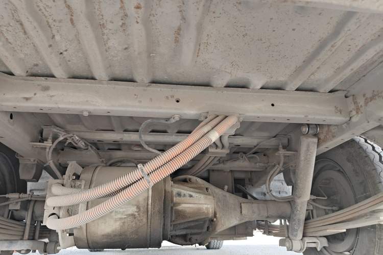 Used King Long Longyao 8 2021 41-Foot Cargo Van with Mid-Roof Chassis Rear