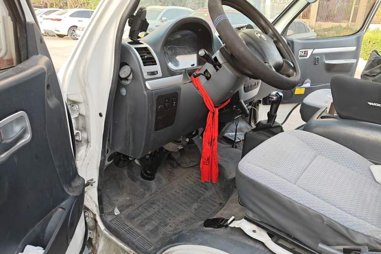 Used King Long Longyao 8 2021 41-Foot Cargo Van with Mid-Roof Driver Seat