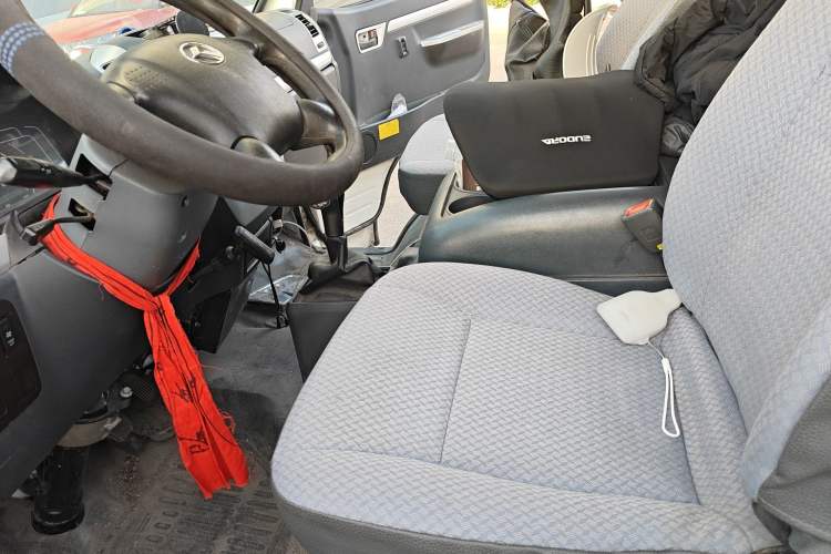 Used King Long Longyao 8 2021 41-Foot Cargo Van with Mid-Roof Left Front Seat