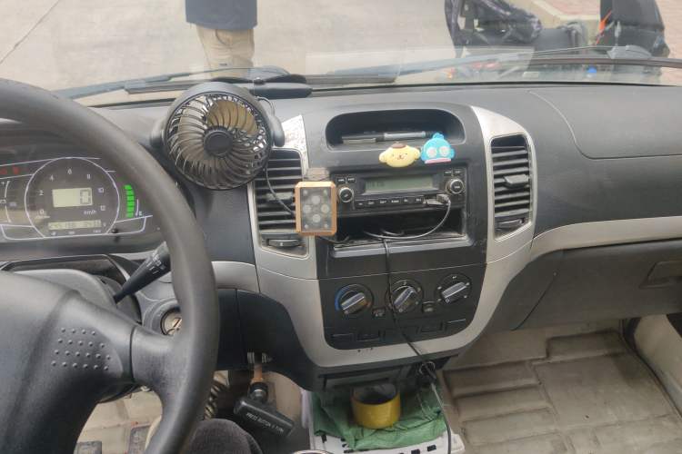 Used King Long Longyao 8 2022 Pure Electric Van Flat Roof 50.232 kWh Audio And AC Panel