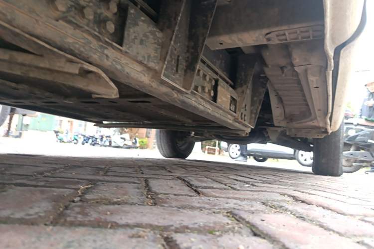 Used King Long Longyao 8 2022 Pure Electric Van Flat Roof 50.232 kWh Chassis Rear Right