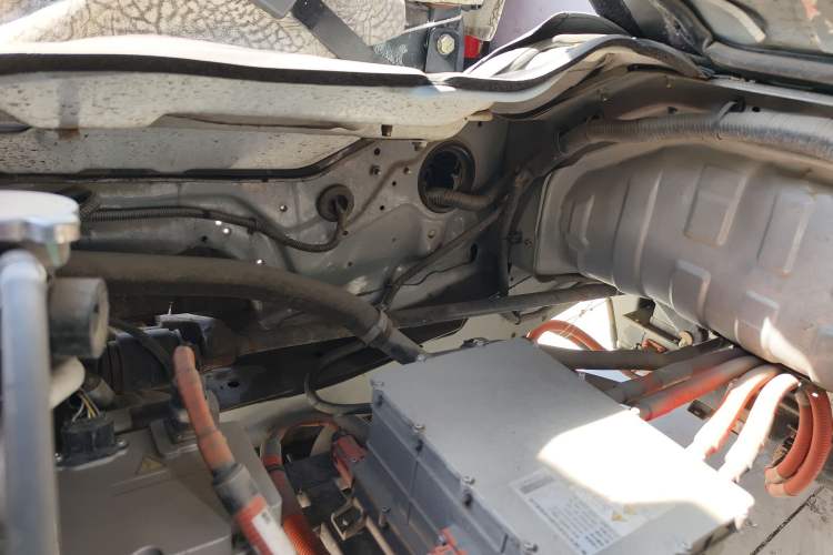 Used King Long Longyao 8 2022 Pure Electric Van High Roof 41.86 kWh Engine Bay Left