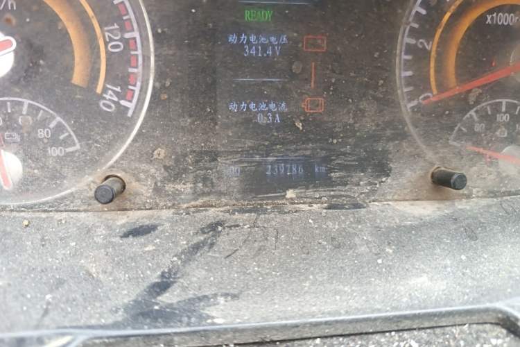 Used King Long Longyao 8 2022 Pure Electric Van Flat Roof 50.232 kWh Odometer Close Up