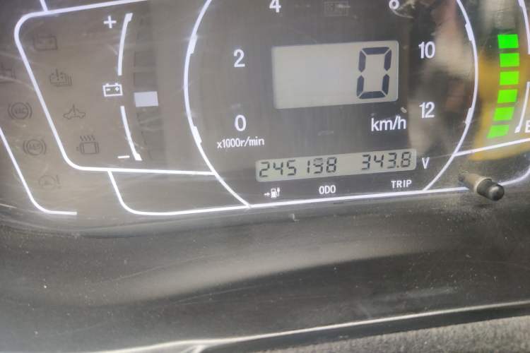 Used King Long Longyao 8 2022 Pure Electric Van Flat Roof 50.232 kWh Odometer Close Up