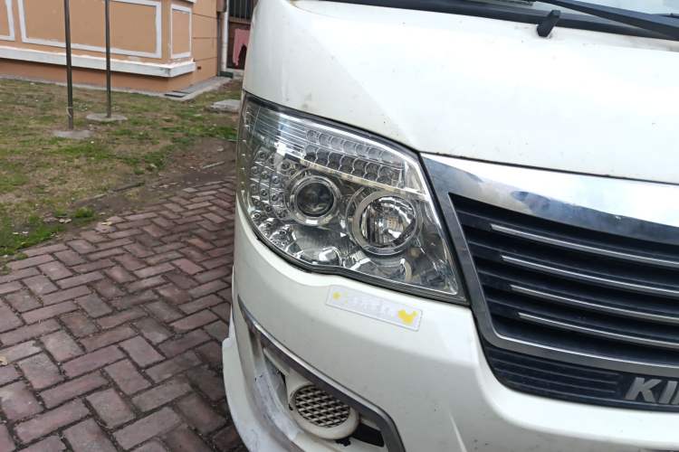 Used King Long Longyao 8 2022 Pure Electric Van Flat Roof 50.232 kWh Right Front Headlight