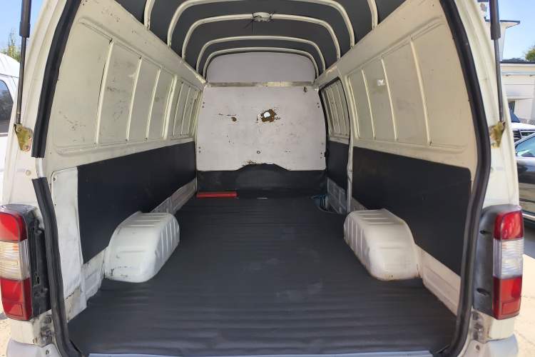 Used King Long Longyao 8 2022 Pure Electric Van High Roof 41.86 kWh Trunk