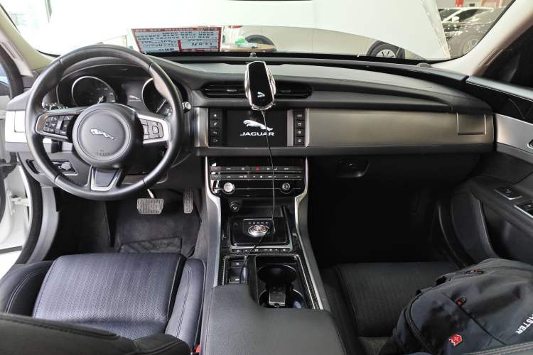 Used King Long XF 2018 XF Sportbrake 2.0T 250 PS Two-Wheel-Drive Luxury Edition Interior 1