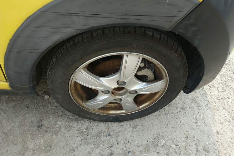 Used Know Beans D1 2015 Standard Model Right Front Wheel Hub