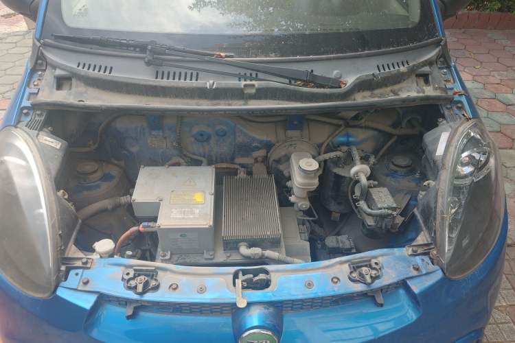 Used Know Beans D1 2016 Standard Model Engine Bay