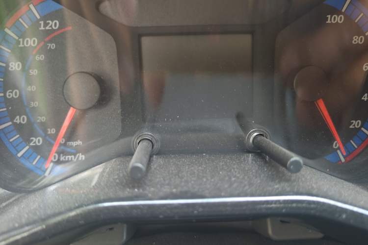 Used Know Beans D1 2016 Standard Model Odometer Close Up