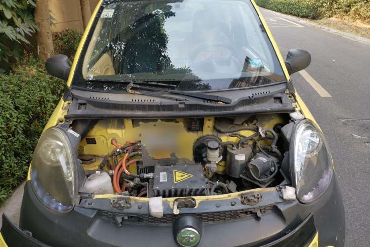 Used Know Beans D1 2016 Standard Model Engine Bay