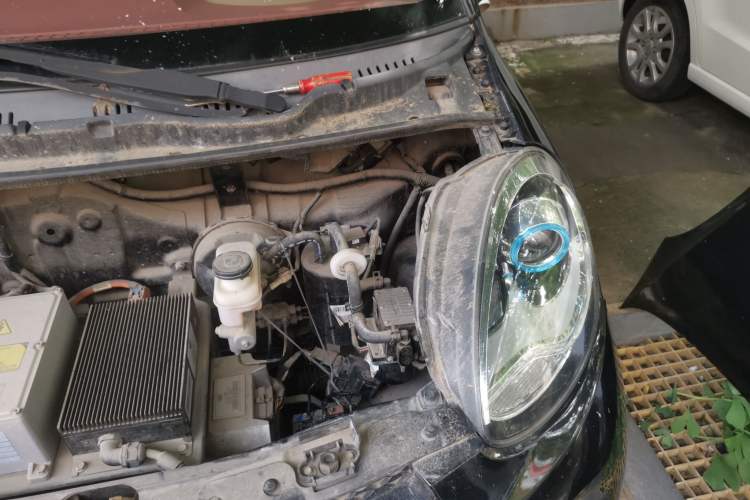 Used Know Beans D2 2016 D2 Model Engine Bay Left