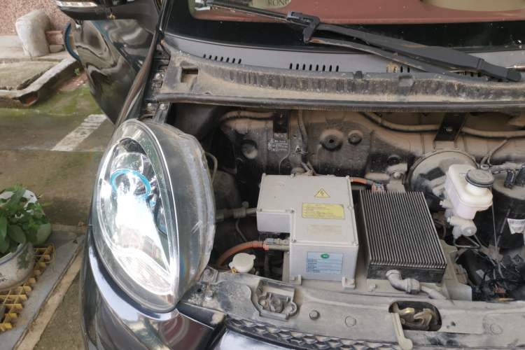 Used Know Beans D2 2016 D2 Model Engine Bay Right