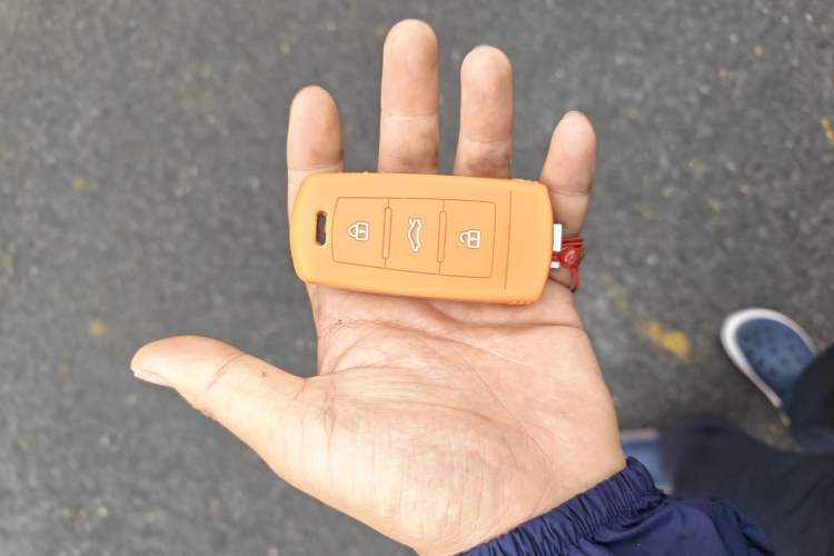 Used Know Beans D2 2016 D2S Vehicle Key