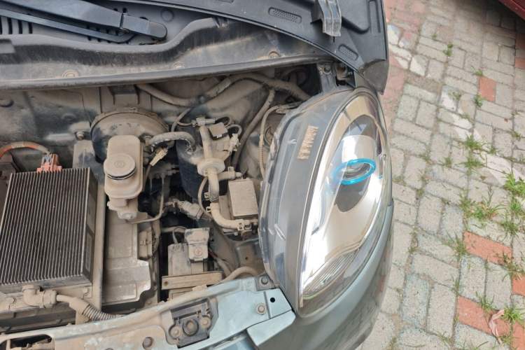 Used Know Beans D2 2016 D2 Model Engine Bay Left