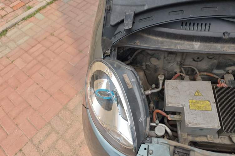 Used Know Beans D2 2016 D2 Model Engine Bay Right