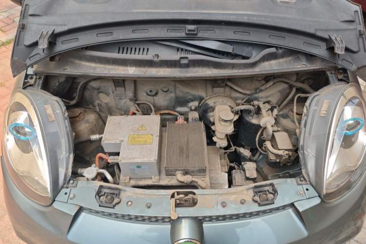 Used Know Beans D2 2016 D2 Model Engine Bay