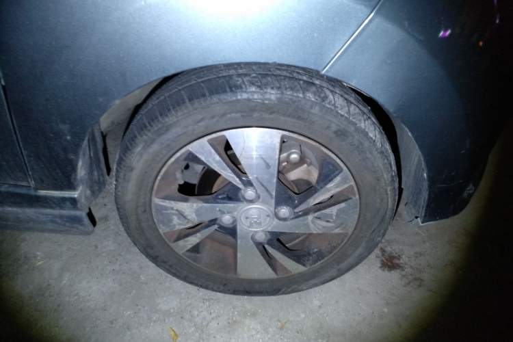 Used Know Beans D2 2016 D2 Model Right Front Wheel Hub